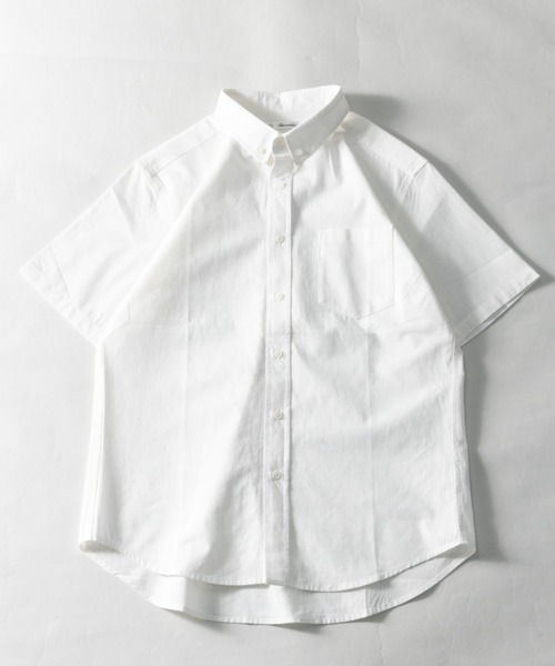 NYLAUS（ナイラス）の「レギュラーフィット ボタンダウン/バンドカラー ショートスリーブ シャンブレーシャツ（シャツ/ブラウス・メンズ・サックスブルー系1/ブルー系1/ネイビー系1/ベージュ系2/ベージュ系1/ホワイト系1/ホワイト系2・M/L/LL）」の2枚目の写真