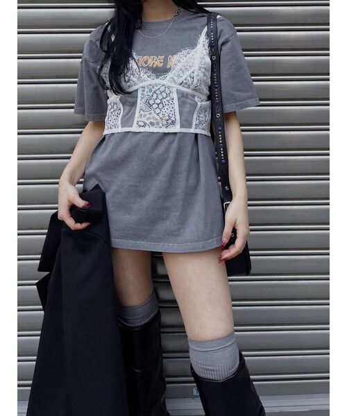 EVRIS(エヴリス)の「CARグラフィックオーバーサイズTシャツ(Tシャツ/カットソー・レディース・グレー/ホワイト/ブラック・FREE)」の3枚目の写真