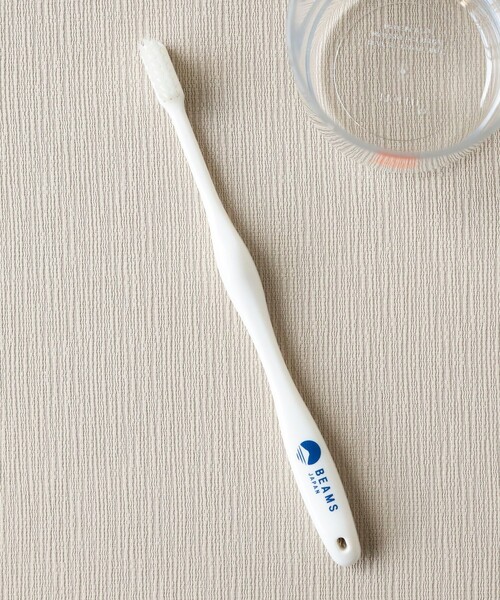 BEAMS JAPAN（ビームス　ジャパン）の「ライフレンジ / 別注 磨きやすい 歯ブラシ 極（オーラルケア/歯磨きグッズ・メンズ・ホワイト/ブルー系その他2/ホワイト系その他2/ロイヤルブルー/オレンジ/オレンジ系その他6・ONE SIZE）」の2枚目の写真