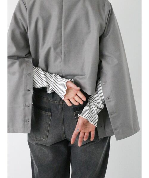 ehka sopo（エヘカソポ）の「袖スリットショート丈ジャケット(セットアップ可)（ノーカラージャケット・レディース・グレー/カーキ/ブラック・F）」の19枚目の写真