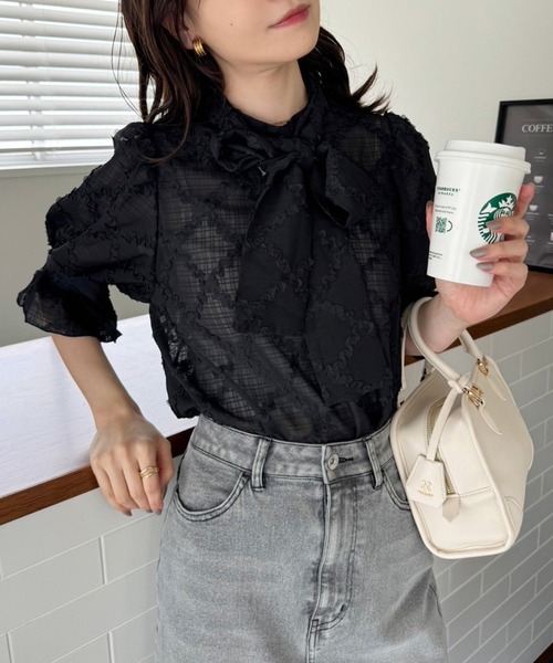 one after another NICE CLAUP（ワンアフターアナザーナイスクラップ）の「取り外し可能/ボウタイアソートブラウス（シャツ/ブラウス・レディース・アイボリー/アイボリー系/オフホワイト/ブラック・FREE）」の11枚目の写真