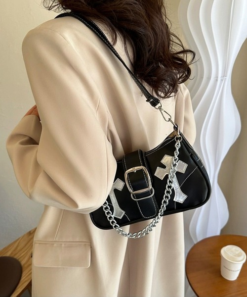 shopnikoniko(ショップニコニコ)の「十字架 チェーン付き ハーフムーンバッグ シルバー(ショルダーバッグ・レディース・シルバー/ホワイト/ブラック・フリー)」の11枚目の写真