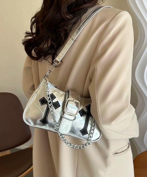 shopnikoniko(ショップニコニコ)の「十字架 チェーン付き ハーフムーンバッグ シルバー(ショルダーバッグ・レディース・シルバー/ホワイト/ブラック・フリー)」の15枚目の写真
