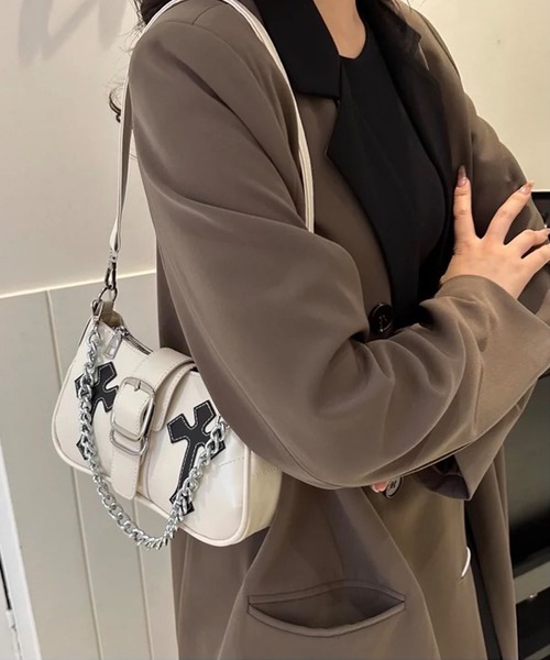 cyber love hunter正規品 十字架ジップ　バッグパック 十字架 チェーン付き ハーフムーンバッグ シルバー（ショルダー