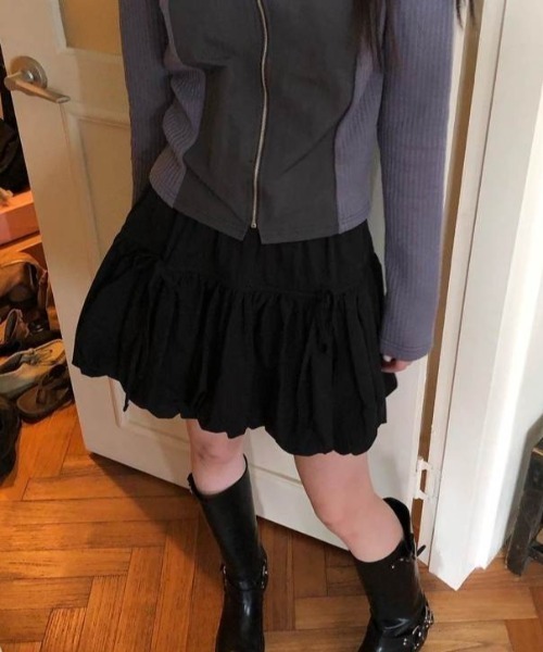 Sibra（シブラ）の「新柄登場！インナーパンツ付きフロントリボンバルーンナイロンフレアミニスカート（スカート・レディース・ブラック/グレー/ホワイト/ホワイト系その他/ブルー・M）」の19枚目の写真