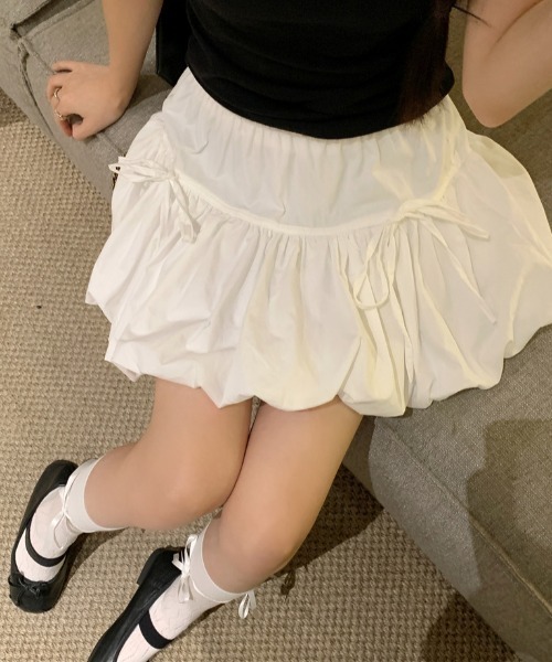 Sibra（シブラ）の「新柄登場！インナーパンツ付きフロントリボンバルーンナイロンフレアミニスカート（スカート・レディース・ブラック/グレー/ホワイト/ホワイト系その他/ブルー・M）」の10枚目の写真