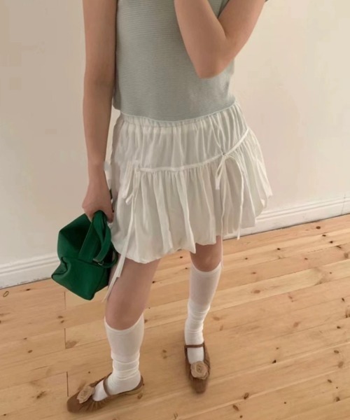 Sibra（シブラ）の「新柄登場！インナーパンツ付きフロントリボンバルーンナイロンフレアミニスカート（スカート・レディース・ブラック/グレー/ホワイト/ホワイト系その他/ブルー・M）」の9枚目の写真