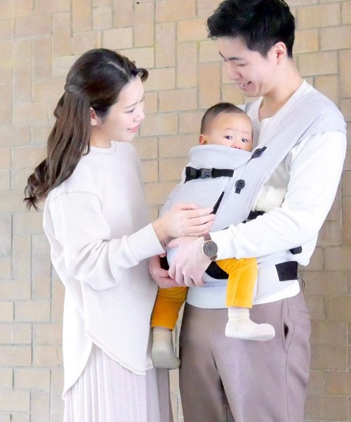 SweetMommy（スウィートマミー）の「日本製 6WAY オリジナル抱っこ紐 [選べる4タイプ]（抱っこ紐/ベルトカバー/スリング・レディース・グレー/ライトグレー/ダークネイビー/ダークブルー/ライトベージュ/ネイビー/ベージュ/アイボリー・FREE）」の11枚目の写真