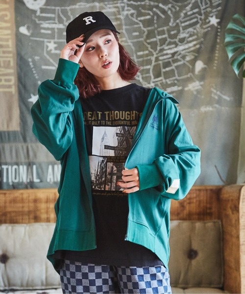 CUBE SUGAR（キューブシュガー）の「40/-スムースUVカットラグランスリーブジップパーカー（パーカー・レディース・ブラック/グリーン/レッド/ベージュ/マルチ・M）」の9枚目の写真