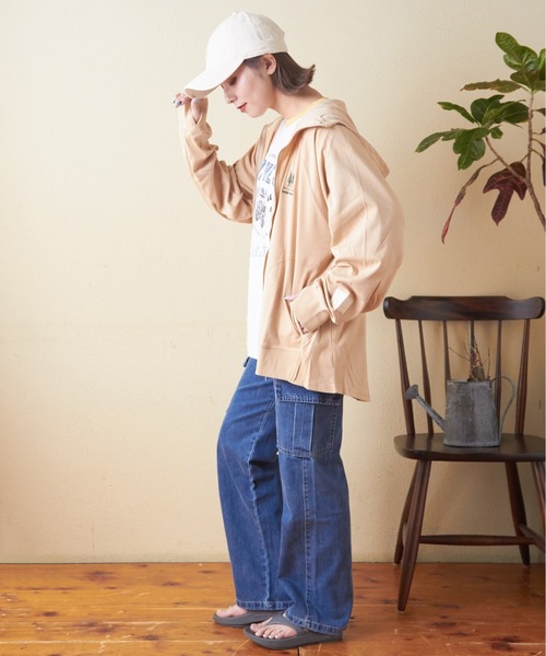 CUBE SUGAR（キューブシュガー）の「40/-スムースUVカットラグランスリーブジップパーカー（パーカー・レディース・ブラック/グリーン/レッド/ベージュ/マルチ・M）」の15枚目の写真