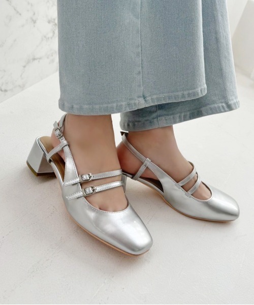 one after another NICE CLAUP（ワンアフターアナザーナイスクラップ）の「ダブルストラップバックベルトパンプス（パンプス・レディース・シルバー/ブラック/テラコッタ・S/M/L）」の4枚目の写真