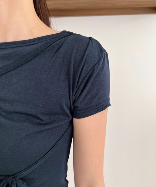 by muni:r（バイ ムニール）の「アンバランスリボンストラップTシャツ（Tシャツ/カットソー・レディース・ブラック/ホワイト/チャコール・FREE）」の8枚目の写真