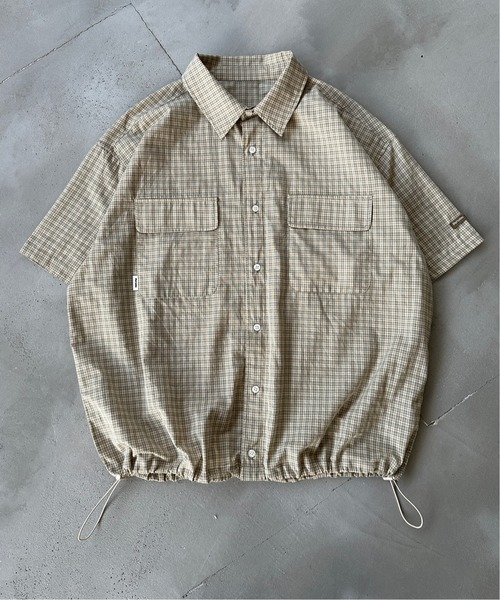 Perushu（ペルーシュ）の「ドローコード付きダブルポケットチェックシャツ（シャツ/ブラウス・メンズ・ダークブラウン/ライトカーキ/ベージュ・MEDIUM/LARGE）」の3枚目の写真