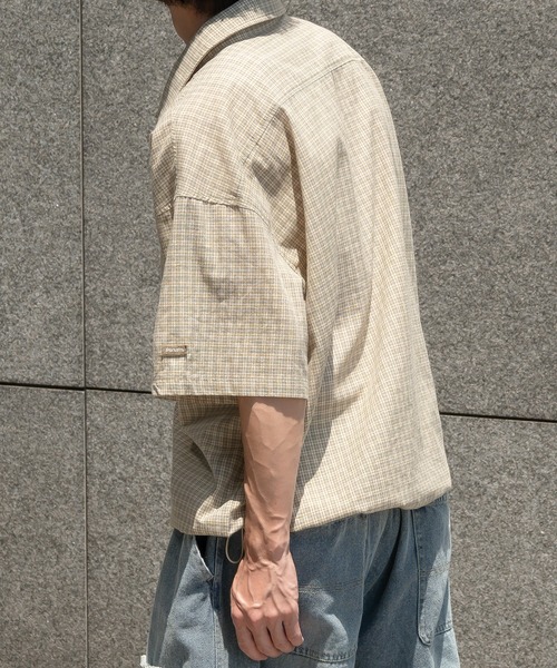 Perushu（ペルーシュ）の「ドローコード付きダブルポケットチェックシャツ（シャツ/ブラウス・メンズ・ダークブラウン/ライトカーキ/ベージュ・MEDIUM/LARGE）」の7枚目の写真