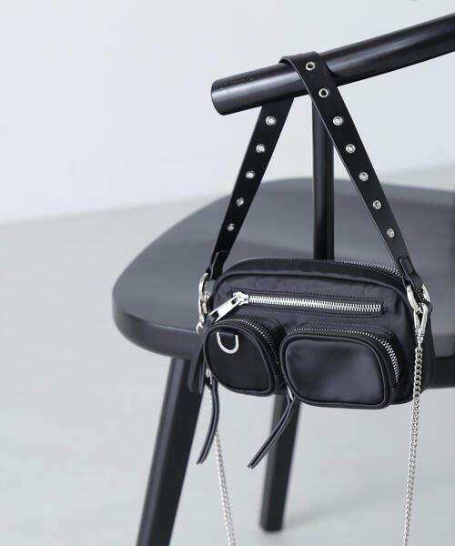 NATURAL BEAUTY BASIC（ナチュラルビューティーベーシック）の「◇ガジェットミニショルダーバック（ショルダーバッグ・レディース・ブラック/オフホワイト・ﾌﾘ-）」の16枚目の写真