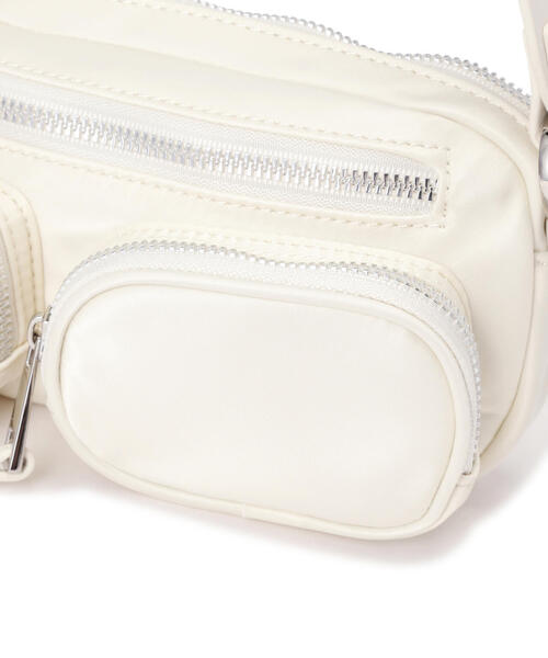 NATURAL BEAUTY BASIC（ナチュラルビューティーベーシック）の「◇ガジェットミニショルダーバック（ショルダーバッグ・レディース・ブラック/オフホワイト・ﾌﾘ-）」の10枚目の写真