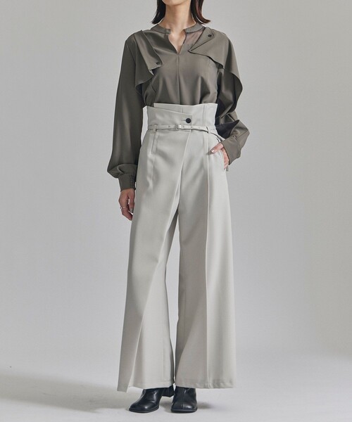 UNITED TOKYO(ユナイテッドトウキョウ)の「ケープシアーコンビブラウス-ウォッシャブル/防シワ(シャツ/ブラウス・レディース・ピンク/ネイビー/カーキ/マルチ・FREE)」の5枚目の写真