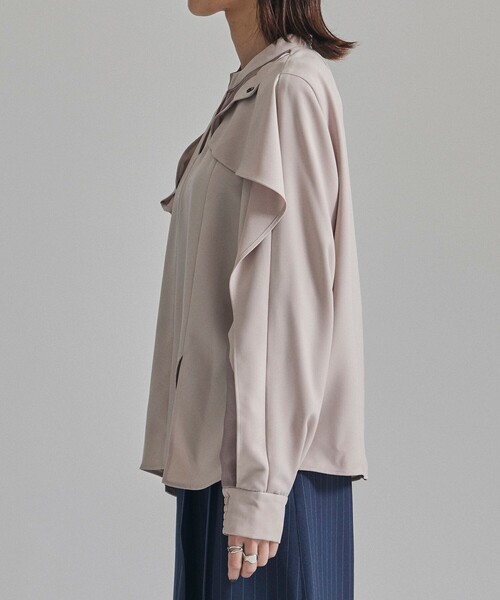 UNITED TOKYO(ユナイテッドトウキョウ)の「ケープシアーコンビブラウス-ウォッシャブル/防シワ(シャツ/ブラウス・レディース・ピンク/ネイビー/カーキ/マルチ・FREE)」の15枚目の写真