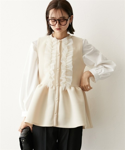 nissen（ニッセン）の「パール風ボタン付ペプラムベスト（ベスト・レディース・アイボリー/ブラック・M/L）」の11枚目の写真