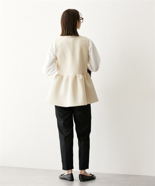 nissen（ニッセン）の「パール風ボタン付ペプラムベスト（ベスト・レディース・アイボリー/ブラック・M/L）」の15枚目の写真