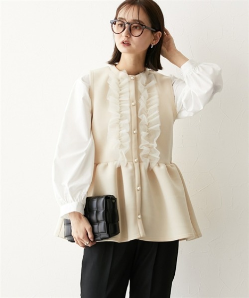 nissen（ニッセン）の「パール風ボタン付ペプラムベスト（ベスト・レディース・アイボリー/ブラック・M/L）」の13枚目の写真