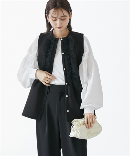 nissen（ニッセン）の「パール風ボタン付ペプラムベスト（ベスト・レディース・アイボリー/ブラック・M/L）」の8枚目の写真