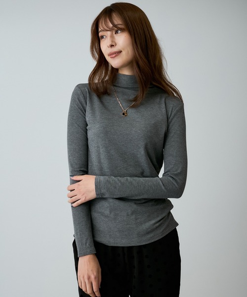 Jayro(ジャイロ)の「ボトルネックリブカットソー(Tシャツ/カットソー・レディース・ホワイト/マスタード/ワイン/ブルー系その他4/ブルー系その他3/ブラック/グレー/チャコールグレー・FREE)」の4枚目の写真