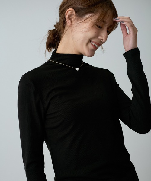 Jayro(ジャイロ)の「ボトルネックリブカットソー(Tシャツ/カットソー・レディース・ホワイト/マスタード/ワイン/ブルー系その他4/ブルー系その他3/ブラック/グレー/チャコールグレー・FREE)」の1枚目の写真
