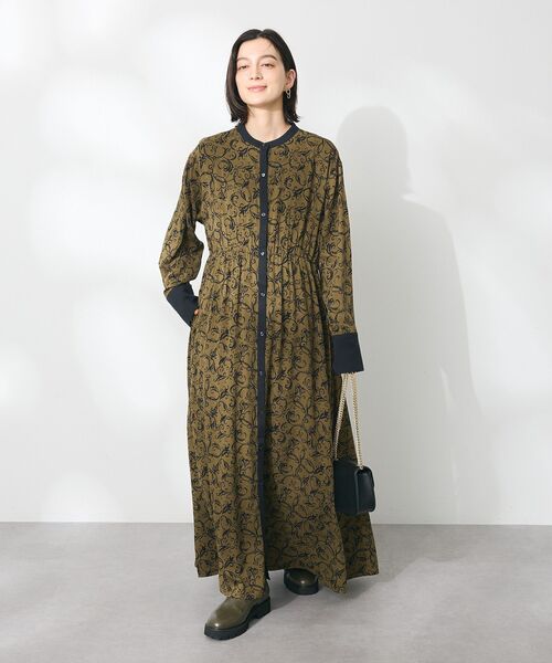 CRAFT STANDARD BOUTIQUE(クラフトスタンダードブティック)の「総柄バイカラーワンピース(ワンピース・レディース・カーキ/ブラック/イエロー・FREE)」の3枚目の写真