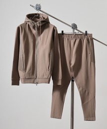 MMMM（エムエムエムエム）の「MMMM ハイパーストレッチメッシュセットアップ（パーカー）」