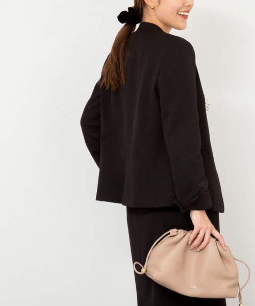 NOLLEY’S Sophi(ノーリーズソフィ)の「《セットアップ対応》ウォッシャブルウール調サージノーカラージャケット(ノーカラージャケット・レディース・ネイビー/グレイッシュベージュ/オフホワイト/ブラック・38/36/40)」の21枚目の写真