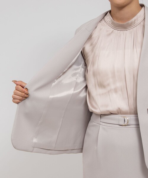 NOLLEY’S Sophi（ノーリーズソフィ）の「《セットアップ対応》ウォッシャブルウール調サージノーカラージャケット（ノーカラージャケット・レディース・ネイビー/グレイッシュベージュ/オフホワイト/ブラック・38/36/40）」の5枚目の写真