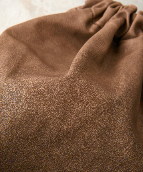 WHIMSIC（ウィムジック）の「【UNISEX】ヴィーガンレザーエフェクトバッグ（トートバッグ・メンズ・ブラック/ブラウン・FREE）」の12枚目の写真