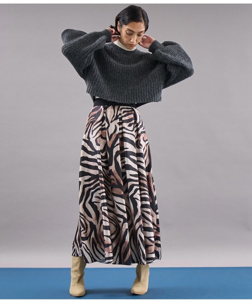 Settimissimo（セッティミッシモ）の「アパルカタッチボリュームスリーブクロップドニット（ニット/セーター・レディース・ダークグレー/グレイッシュベージュ・FREE）」の6枚目の写真