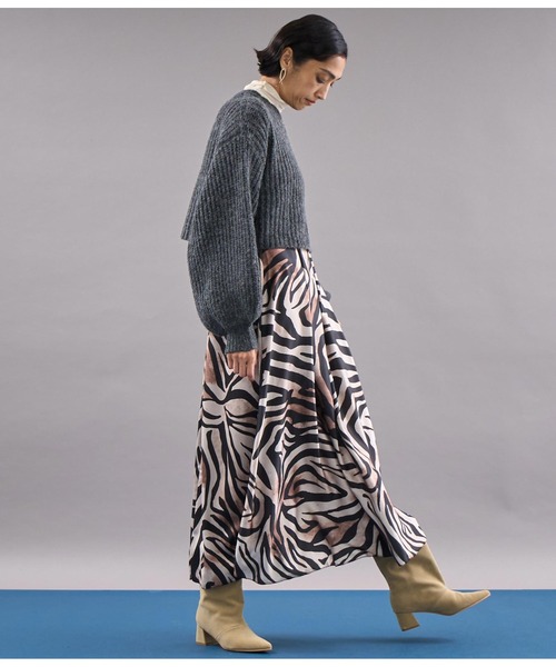 Settimissimo（セッティミッシモ）の「アパルカタッチボリュームスリーブクロップドニット（ニット/セーター・レディース・ダークグレー/グレイッシュベージュ・FREE）」の9枚目の写真