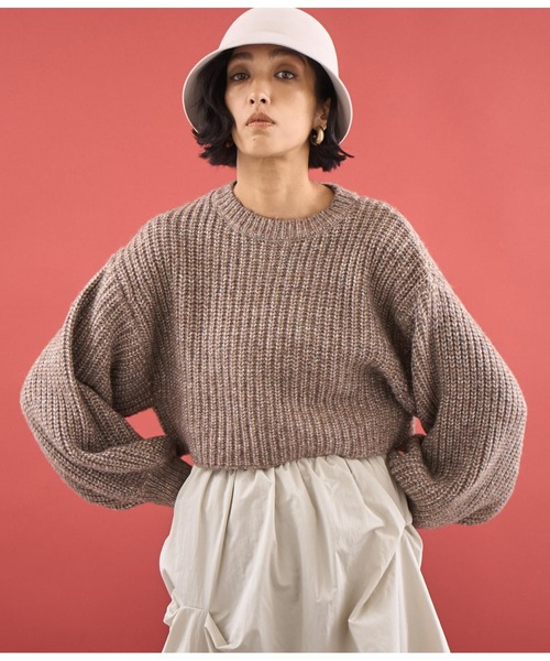 Settimissimo（セッティミッシモ）の「アパルカタッチボリュームスリーブクロップドニット（ニット/セーター・レディース・ダークグレー/グレイッシュベージュ・FREE）」の11枚目の写真