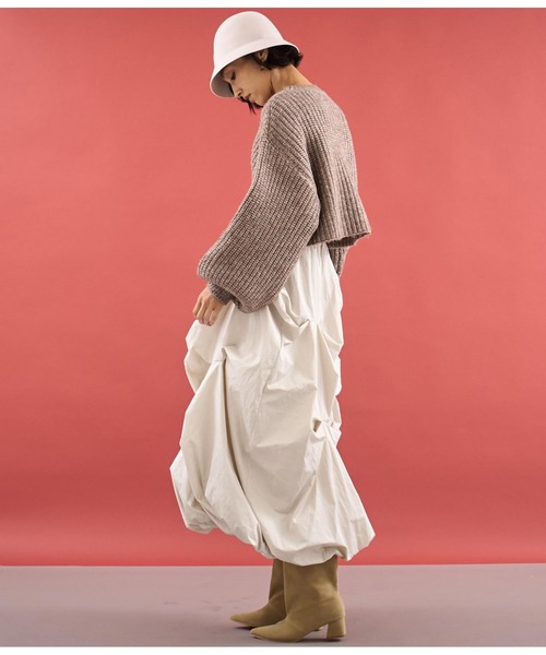 Settimissimo（セッティミッシモ）の「アパルカタッチボリュームスリーブクロップドニット（ニット/セーター・レディース・ダークグレー/グレイッシュベージュ・FREE）」の16枚目の写真