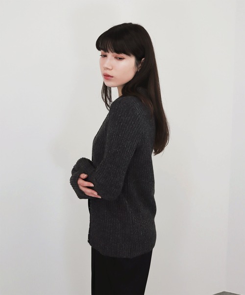 Reurie'(レウリィ)の「【ZOZO限定】フロントホックメランジニットカーディガン/長袖 襟付き ポロニット リブ シンプル きれいめ 大人カジュアル モード チャコール グレー ブラック モノトーン(カーディガン/ボレロ・レディース・チャコールグレー・FREE)」の13枚目の写真