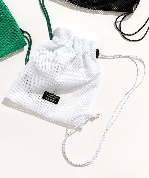 BREEZE(ブリーズ)の「メッシュネックポーチ(ポーチ・キッズ・オフホワイト/レッド/エメラルド/ブラック・FREE)」の2枚目の写真
