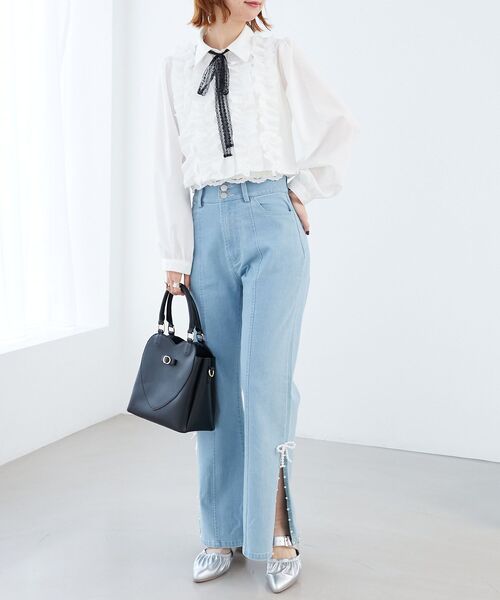 MAJESTIC LEGON（マジェスティックレゴン）の「レースリボンタイフリルブラウス（シャツ/ブラウス・レディース・ブラック系その他/ベージュ系その他2/ブルー/オフホワイト・MEDIUM）」の5枚目の写真