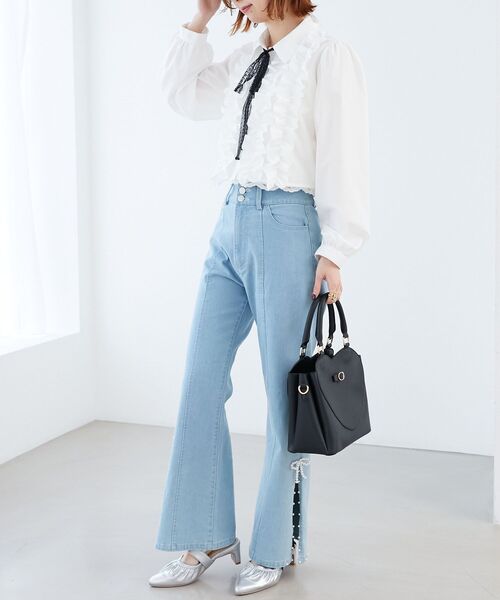 MAJESTIC LEGON（マジェスティックレゴン）の「レースリボンタイフリルブラウス（シャツ/ブラウス・レディース・ブラック系その他/ベージュ系その他2/ブルー/オフホワイト・MEDIUM）」の6枚目の写真