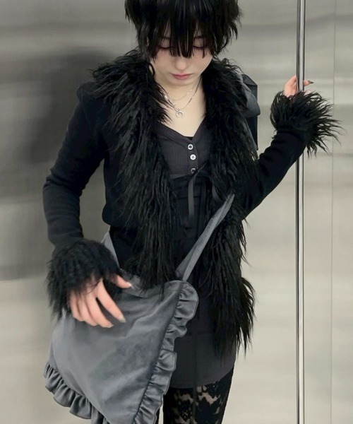 Never mind the XU / Chikashitsu+(ネバーマインド ザ エックスユー / チカシツプラス)の「【nmtc+】fur cardigan / 【エヌエムティーシープラス】ファー長袖カーディガン(カーディガン/ボレロ・レディース・ベージュ/グレー/ブラック/アイボリー・ONE SIZE)」の14枚目の写真