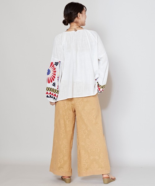 チャイハネ(チャイハネ)の「【チャイハネ】バフラ刺繍トップス(その他トップス・レディース・ホワイト/ブラック/ベージュ・FREE)」の5枚目の写真