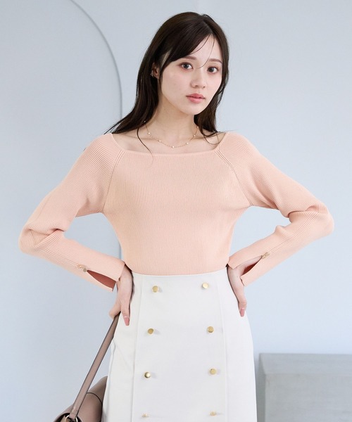 Andemiu（アンデミュウ）の「スクエアオフショルニット325794（ニット/セーター・レディース・オフホワイト/ブルー/ブラック/コーラル・FREE）」の4枚目の写真