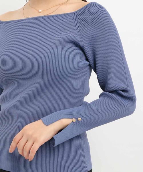 Andemiu（アンデミュウ）の「スクエアオフショルニット325794（ニット/セーター・レディース・オフホワイト/ブルー/ブラック/コーラル・FREE）」の11枚目の写真