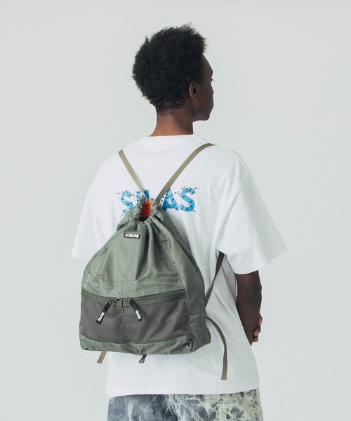 SILAS（サイラス）の「DRAWSTRING BAG（バックパック/リュック・メンズ・ブラック/オリーブ・ONE SIZE）」の3枚目の写真