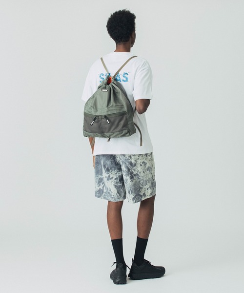 SILAS（サイラス）の「DRAWSTRING BAG（バックパック/リュック・メンズ・ブラック/オリーブ・ONE SIZE）」の7枚目の写真