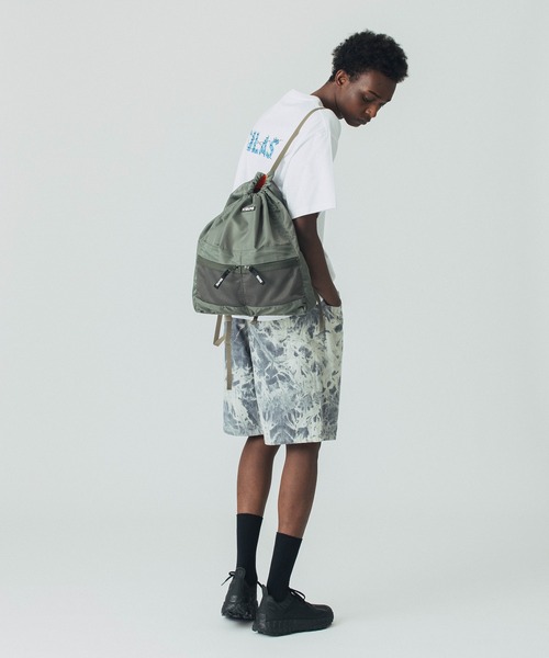 SILAS（サイラス）の「DRAWSTRING BAG（バックパック/リュック・メンズ・ブラック/オリーブ・ONE SIZE）」の8枚目の写真