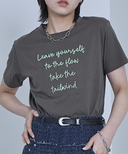 miette（ミエット）の「ブラシ刺繍Tシャツ（Tシャツ/カットソー・レディース・チャコール/ブラック/オフホワイト・FREE）」の22枚目の写真