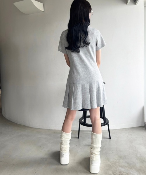 one after another NICE CLAUP(ワンアフターアナザーナイスクラップ)の「ポロ襟プリーツミニワンピース(ワンピース・レディース・ネイビー/グレー/アイボリー・FREE)」の22枚目の写真